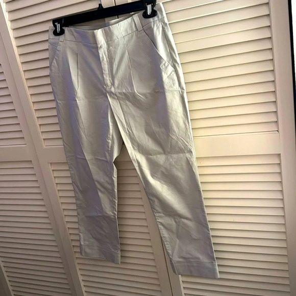 Gap Ankle Cropped Khaki NWOT pants Size 6 Cotton - Picture 1 of 6